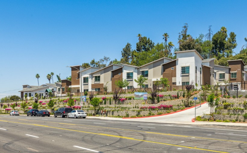 Refinancing Arranged for Vista Townhome Complex by MMCC