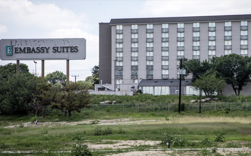 San Antonio Hotel Up for Auction at Courthouse