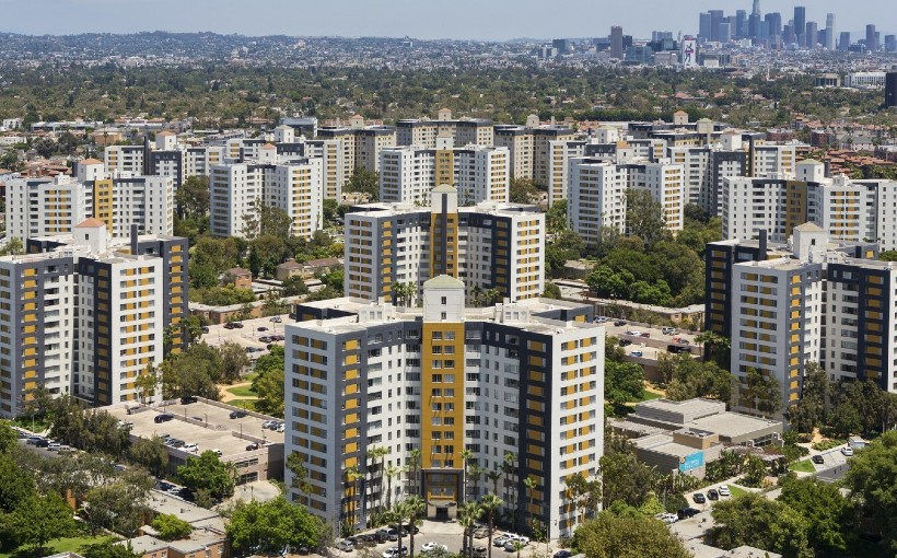 Secure $947M Loan for Prime Residential on West Coast's Biggest Apartment Complex