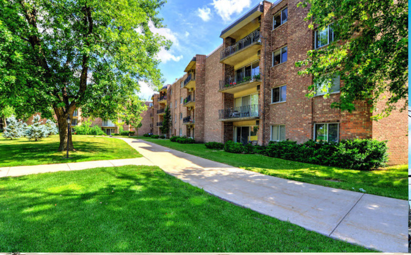 CBRE Arranges Sale of 586-Unit Multifamily Property in Arlington Heights, IL