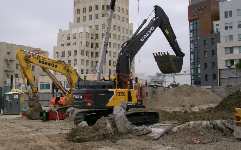 "Electric Excavator Pilot: Skanska's Contribution to the LA Metro Transit Project"