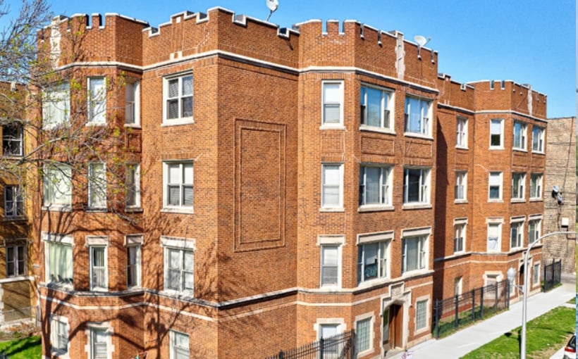 "Monarch Facilitates Sale of 13-Unit South Shore Apartment Building"