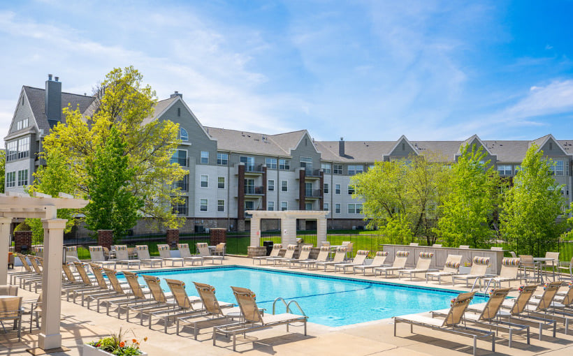 CBRE Facilitates Sale of 435-Unit Multifamily Property in Minneapolis Suburb