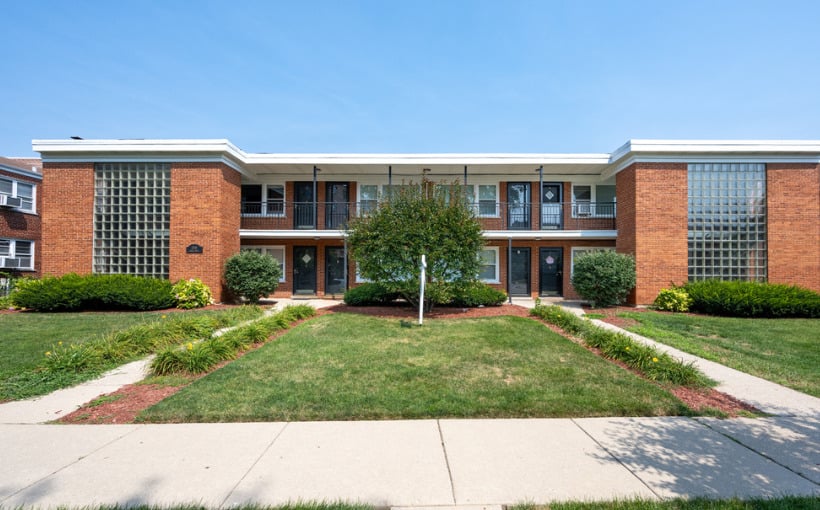 Interra Brokers: Suburban Chicago Mixed-Use Multifamily Sale