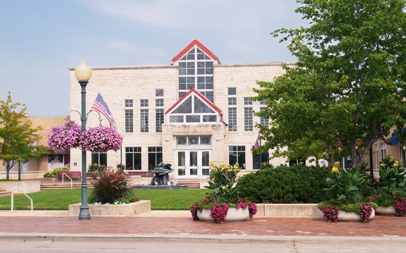 RockStep Capital Acquires Manhattan Town Center in Eastern Kansas