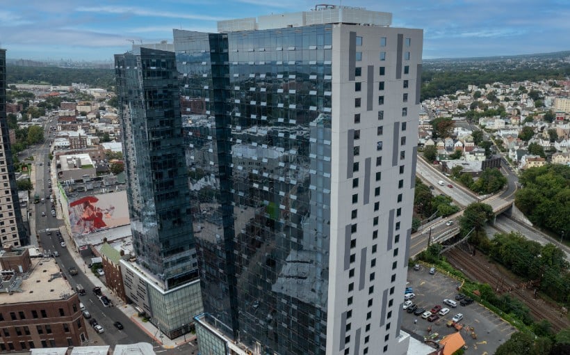 New Rochelle Residential Tower Begins Leasing