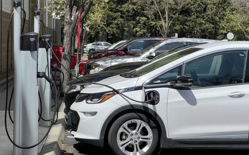 Illinois Receives $15M Federal Grant to Expand EV Charging Network