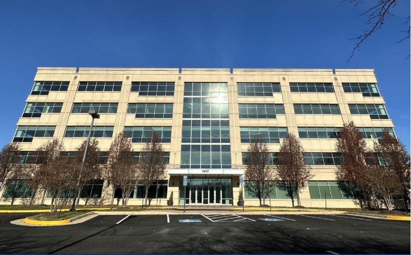 "AT&T Signs Full-Building Lease in Chantilly - Boost Your Business with Our New Location!"