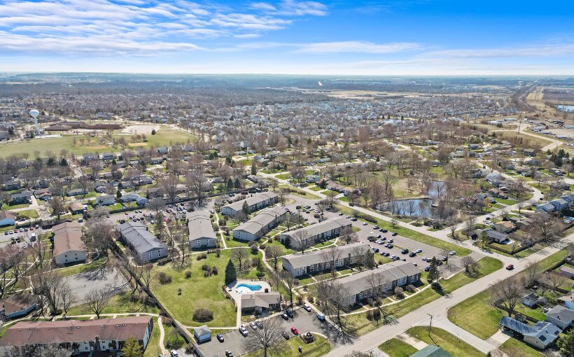 Marcus and Millichap Closes Chicago Area Multifamily Asset Sale