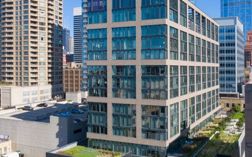 Hines Fully Subscribes $77M DST Offering for Chicago Apartments