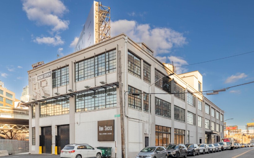 "Skanska Leases 20,000 Square Feet in LIC - A Prime Location for Businesses"