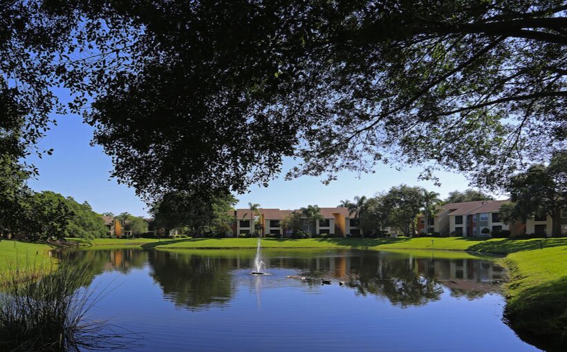 Starwood Sells W. Palm Beach Apartments for $107.5M