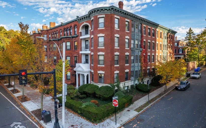 "Brookline's Brownstone Offices Near Longwood Medical Area Trade"