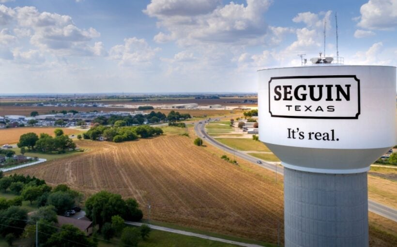 "Downtown Retail Center: Seguin's Scoring Success"