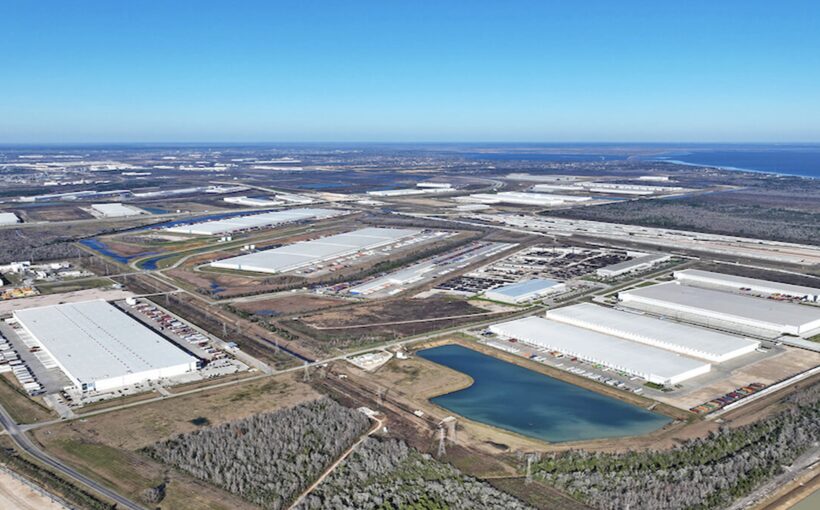 Baytown Distribution Center: IKEA's 1M-SF Unloading