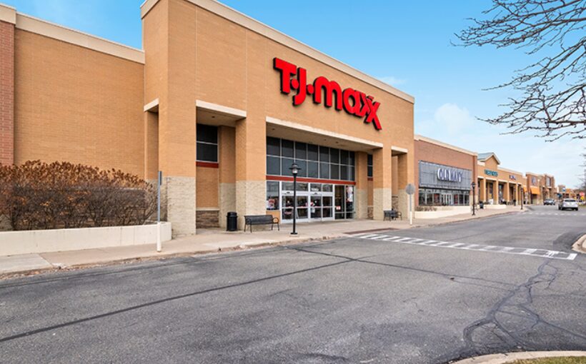 "Michigan Retail Center with 276K-SF Sold by Mid-America Brokers"