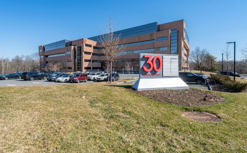 "Warren Offices Acquired by Signature Acquisitions for Extended Ownership"