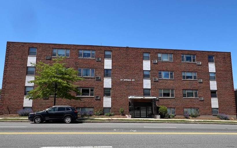 1960s Vintage Apartments for Sale in West Roxbury's Competitive Market