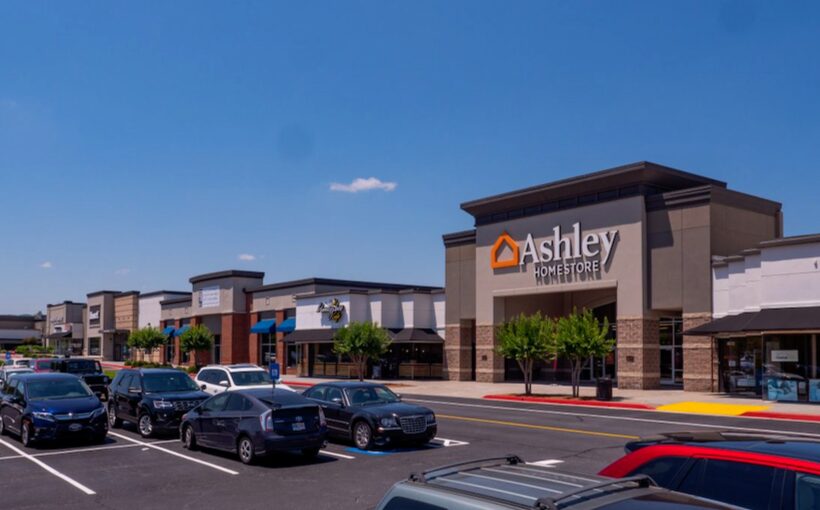 Kennesaw Retail Center Branches Out from Wicker Park