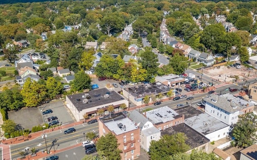 Side-by-Side Retail Properties in Maplewood Sell for $4.3 Million