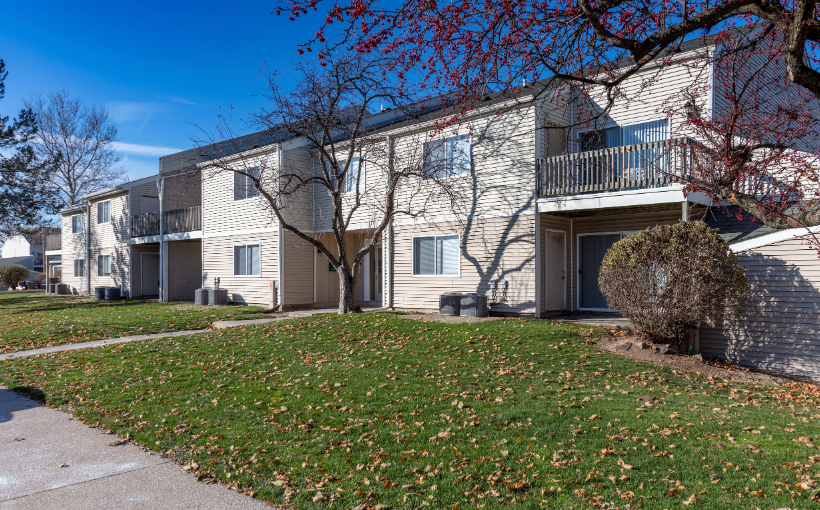 CBRE Facilitates Sale of 234-Unit Apartment Community in Indiana