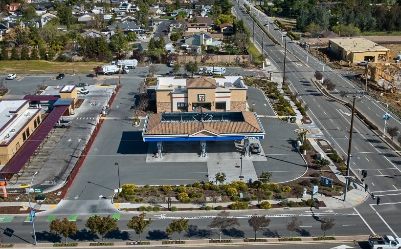 7-Eleven Utilizes Purchase Rights to Acquire Oakley Store