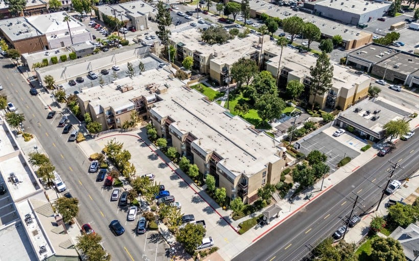 IPA Representatives Grabiec and Harris Finalize Monrovia Apartment Sale