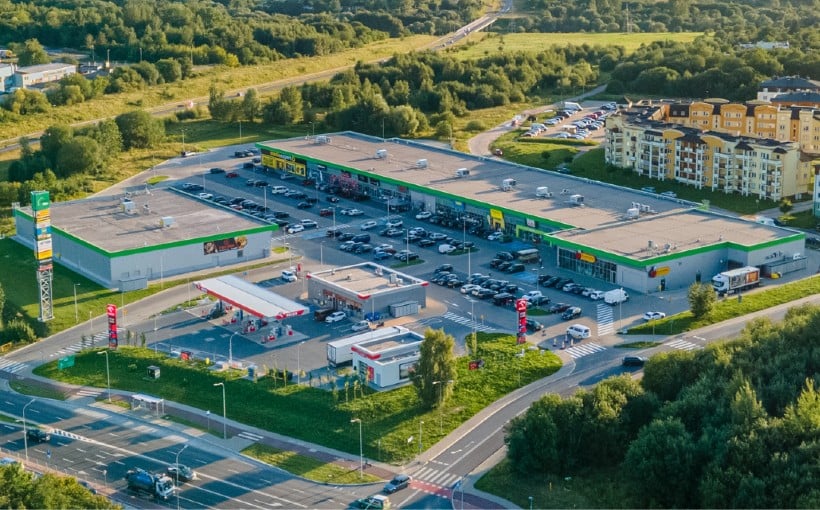 Ares and Slate Joint Venture Set to Acquire Polish Retail Portfolio for Over €300 Million