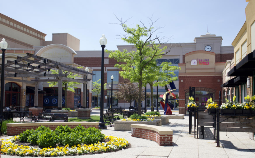 Blackstone Sells Schaumburg Retail Center at Significant Loss for $69 Million