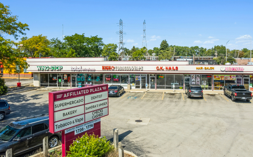Mount Prospect Retail Strip Center Changes Ownership