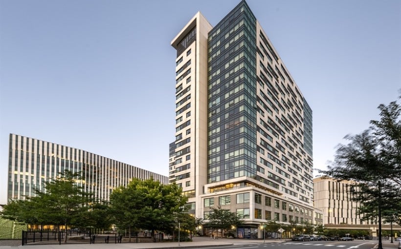 Mesirow Purchases Residential High-Rise in Cambridge Crossing