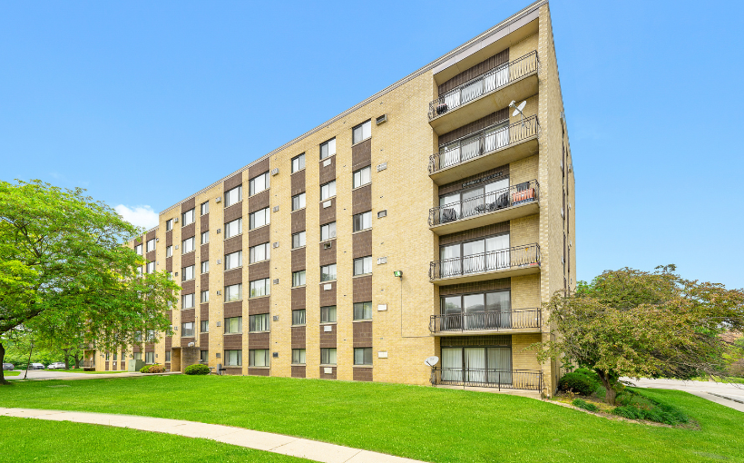 Investors Acquire 226-Unit Multifamily Property in Richton Park