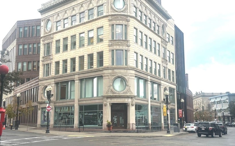 Public-Private Partnership Brings Jazz Club to Nubian Square