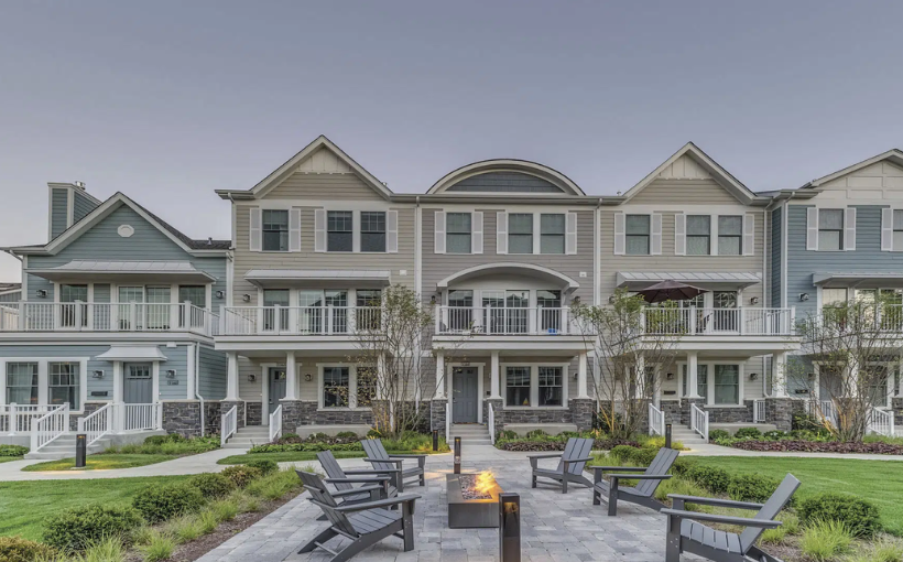 Berkadia Advises Aimco on $455M Chicago Multifamily Portfolio Sale