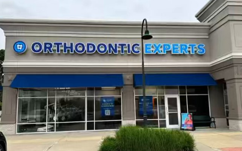 Latitude Commercial Signs Indiana Lease with Orthodontic Group
