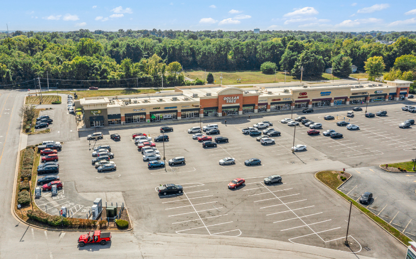 Marcus & Millichap Brokers Oakwood Plaza Retail Deal in Illinois