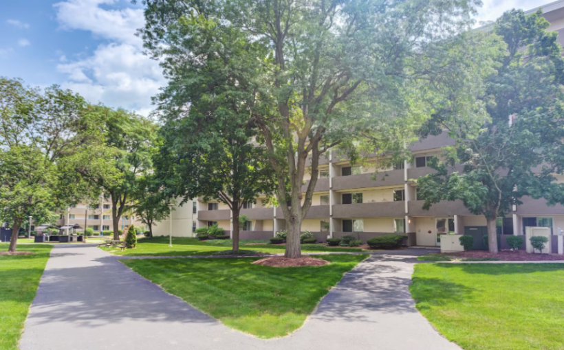 Eastham Capital, Bender Cos. Acquire Chicago Suburb MF for $30M