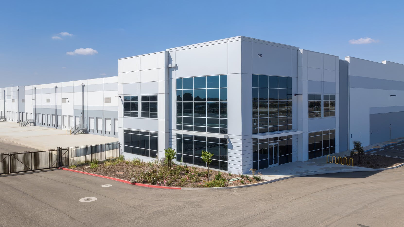 Thorofare Provides $46M Senior Mortgage for Tulare Warehouse