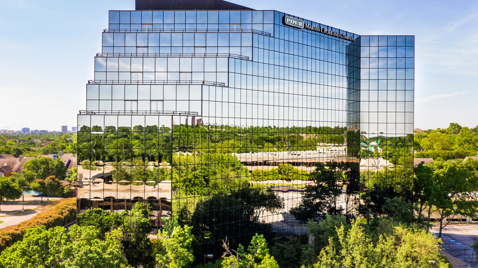 Dallas Office Highrise Hits the Market