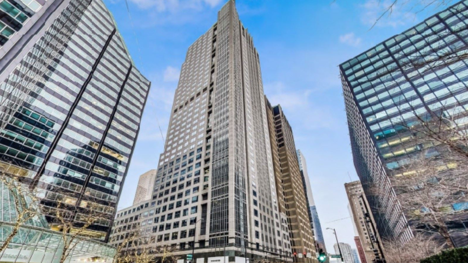 Glenstar, Private Investor Acquire 500 W. Monroe in Chicago