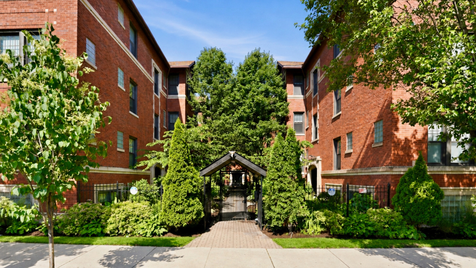 Essex Realty Group Lists Uptown Multifamily Property for $9M