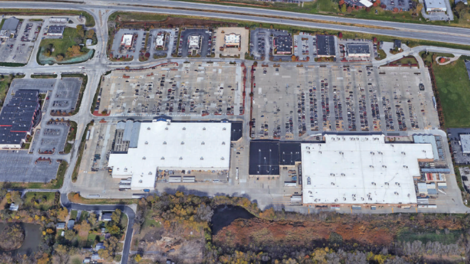 Gantry Secures $12M Loan for 389K-SF Illinois Retail Center