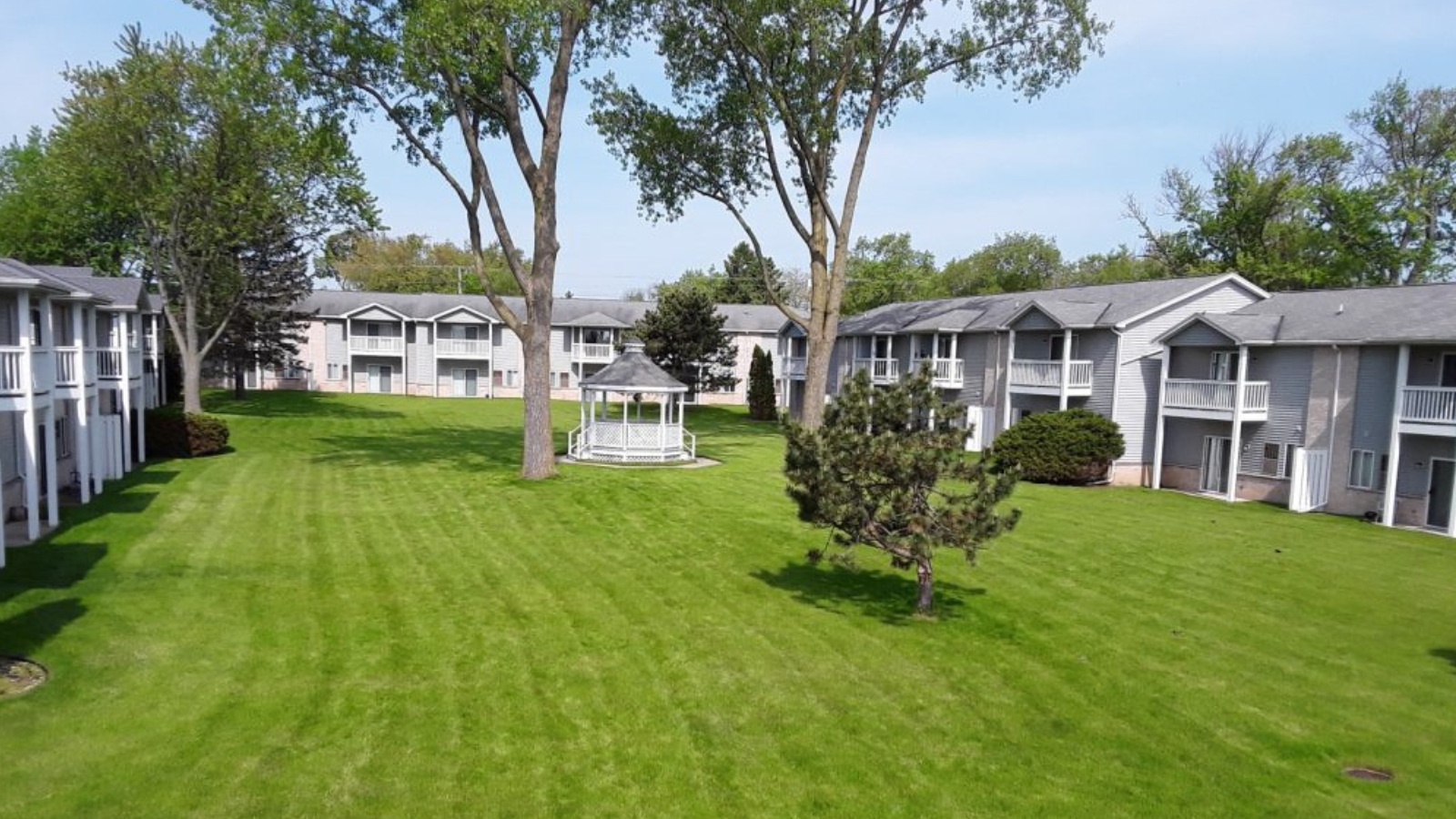 CBRE Arranges Sale of Townhomes in Kenosha