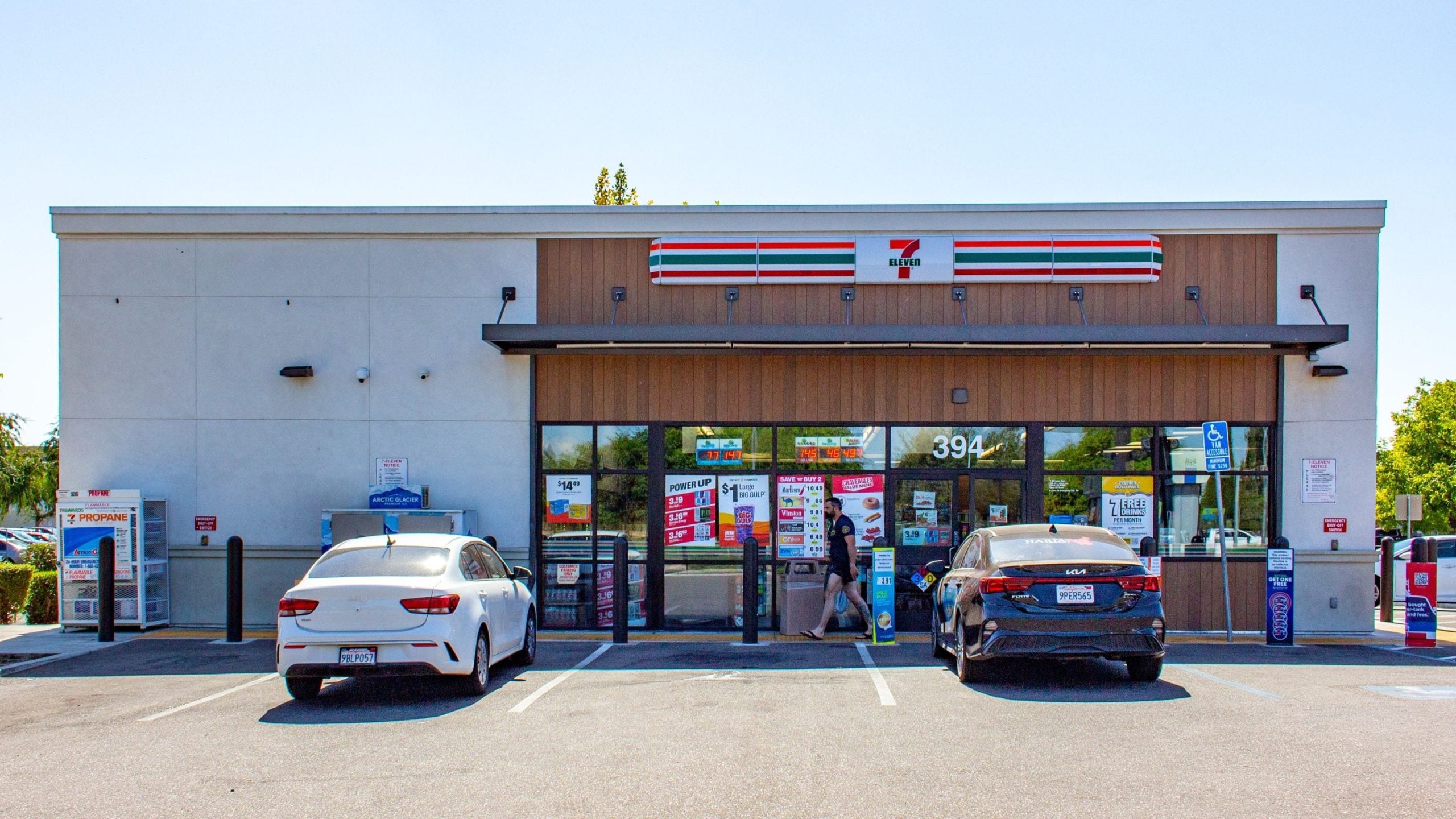 Clovis 7-Eleven C-Store/Gas Station Trades in 1031 Exchange