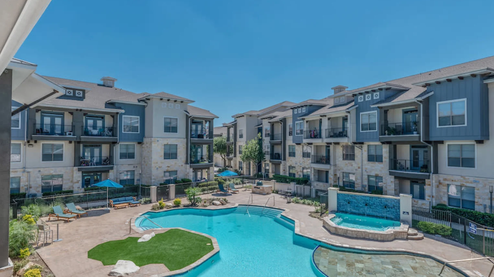 Newmark Arranges $52M Refi for Cypress Apartment Owner