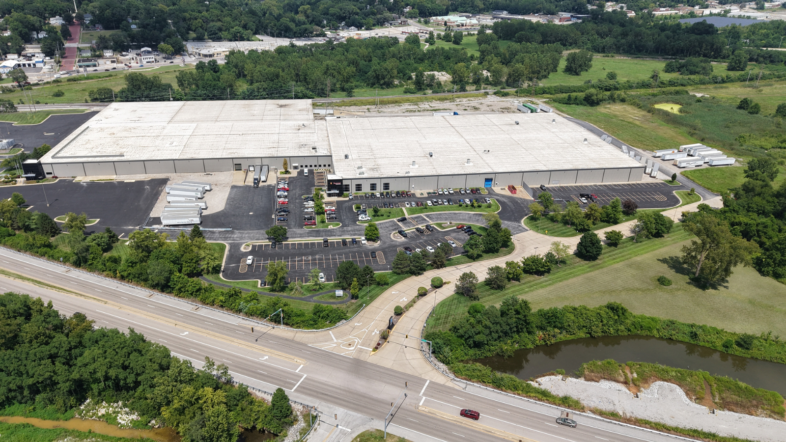 Marcus & Millichap Arranges $15M Sale, Financing of 450K-SF Illinois Industrial Property