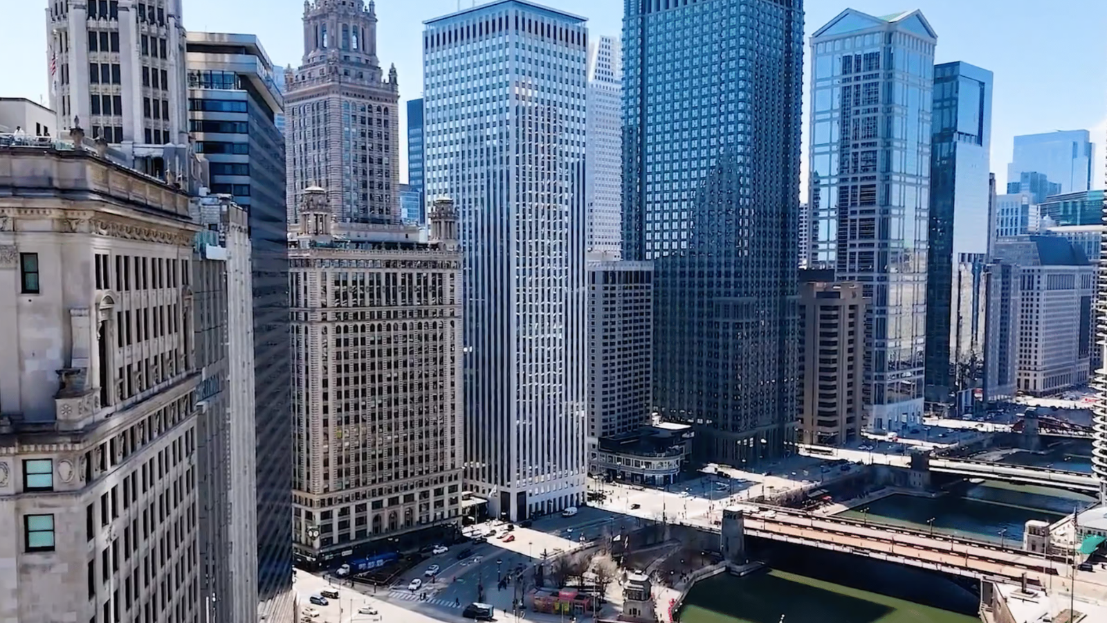 AmTrustRE Completes 95K SF of Leases at One East Wacker