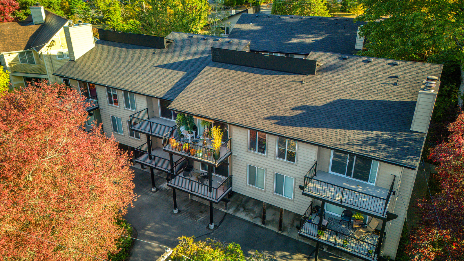 CBRE Completes $17M Sale of 70-Unit Multifamily on Bainbridge Island