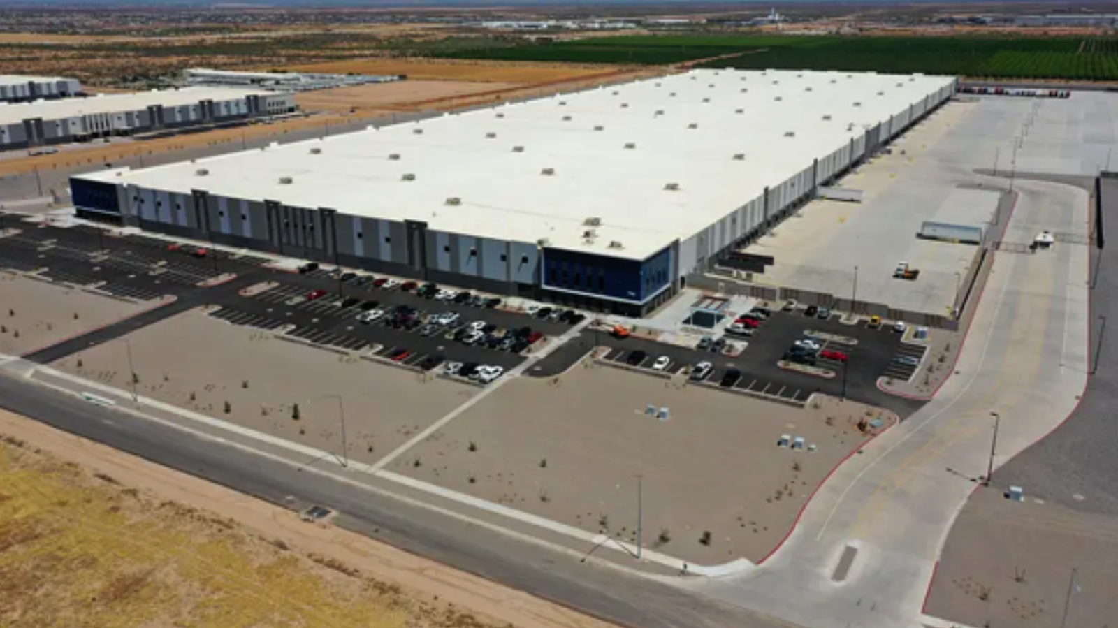 CRG Offloads 1.2M-SF Building at Massive Mesa Warehouse Facility