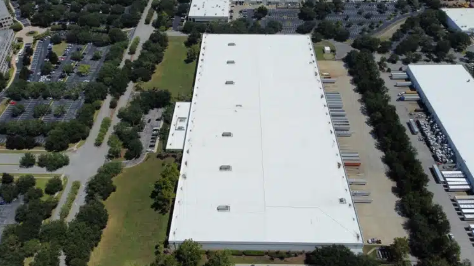 Redfearn Offloads 363K-SF Jax Warehouse